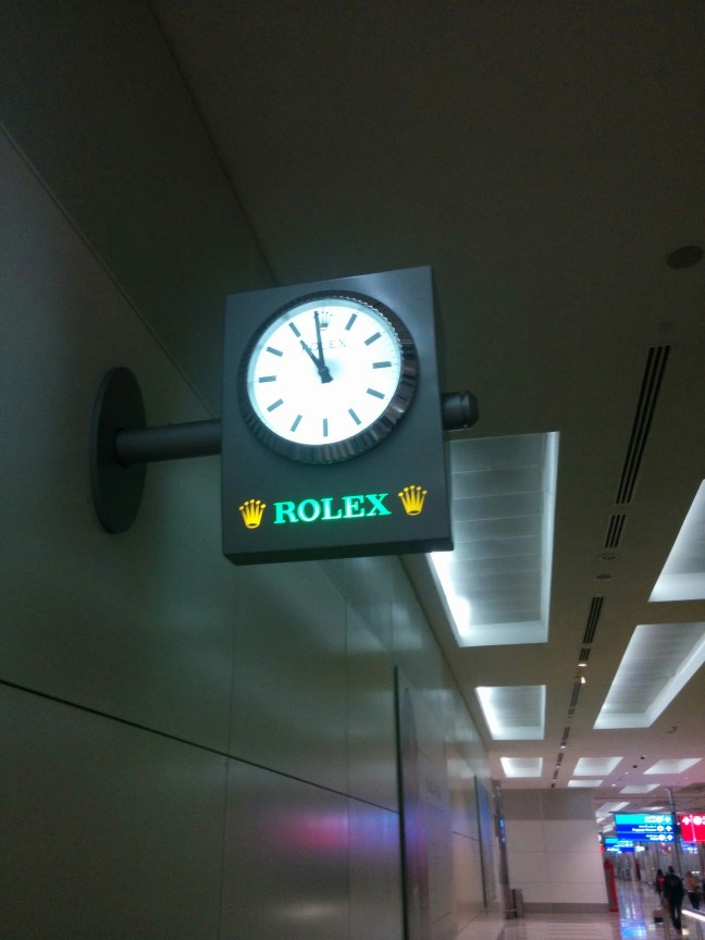 ferihegyen pontos idő, dubajban rolex...