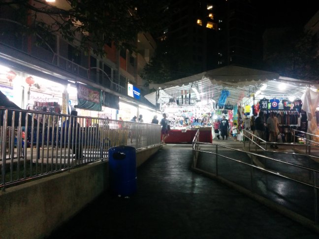 ilyenek vannak utcákon át a plázák körül