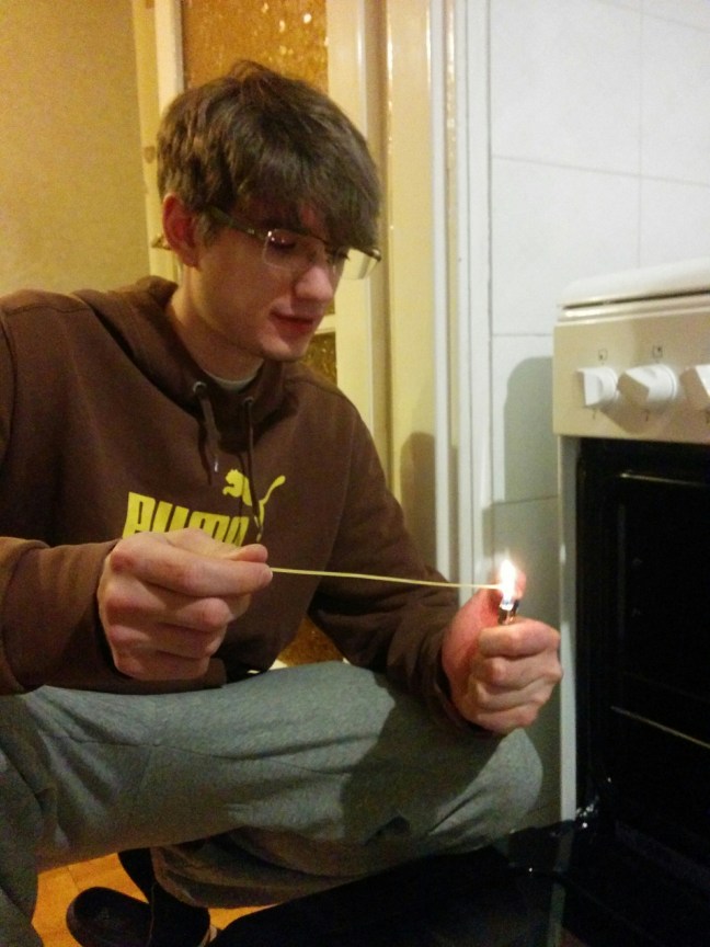 sütő begyújtása spagettivel