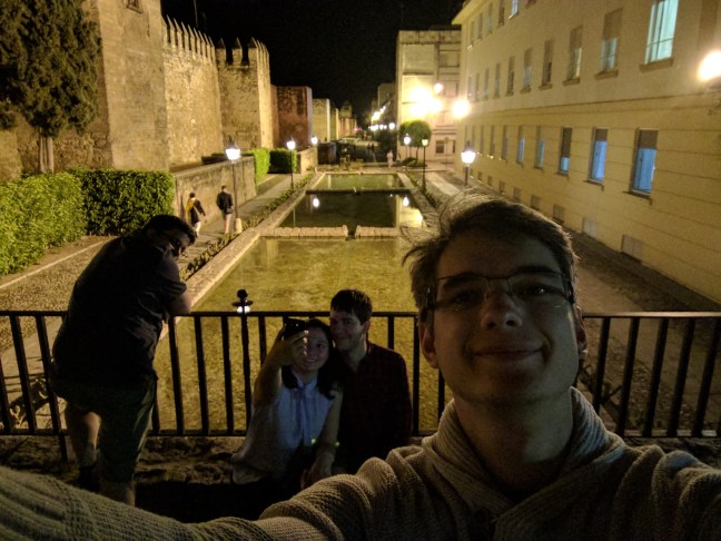 szeretek szelfizo emberekkel szelfizni